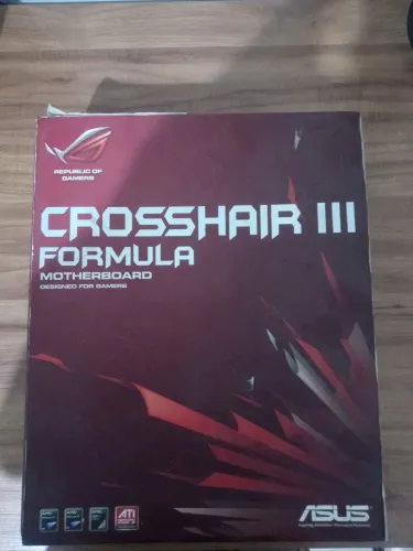 Relíquia Lacrada - Placa mãe Asus ROG Crosshair III Formula.