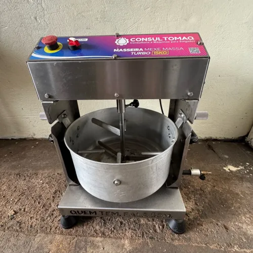 Máquina de fazer massa