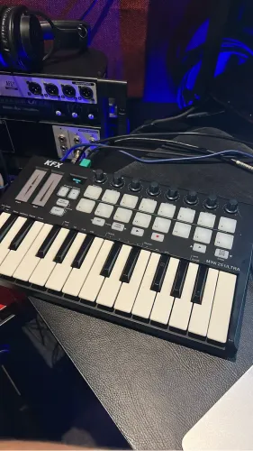 Controlador midi Kfx 25 teclas