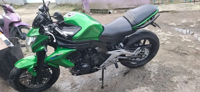 Aceito troca por uma moto menor 160 mais um.valor