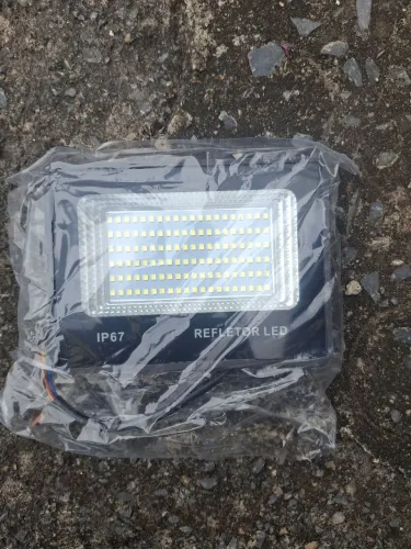 Kit com 4 Refletores led ip67 bivolt, a prova D`agua