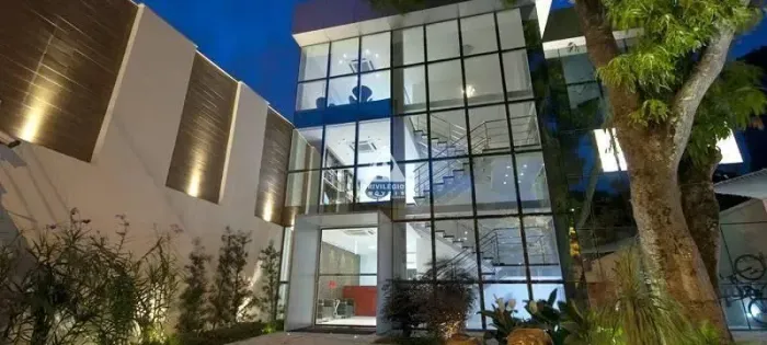 Prédio 3 andares 470 mts banheiros copa salas Barra da Tijuca oportunidade única!