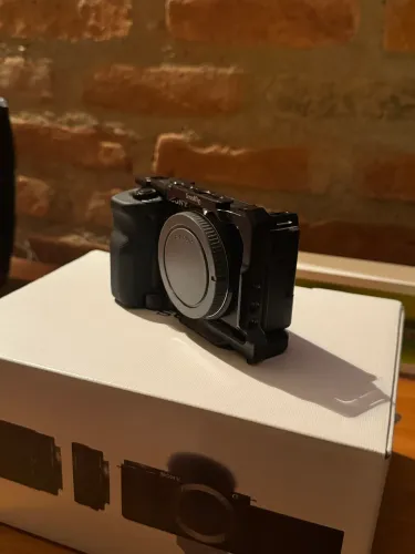 Sony ZVE 10 + Cage SmallRig Perfeito Estado