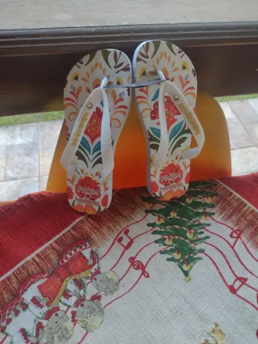 Sandálias havaianas da FARM originais.