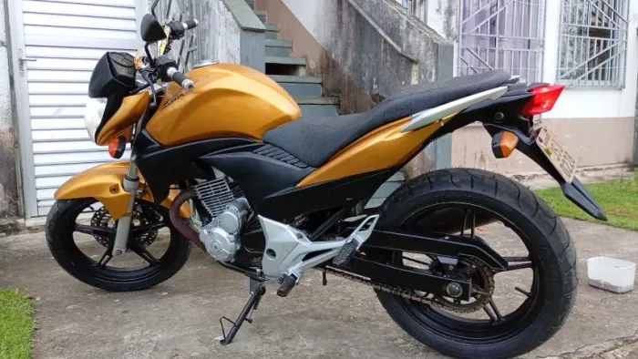 Cb 300 zerada pelo preço de pop