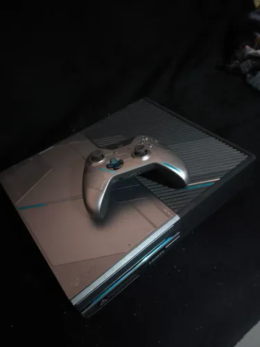 Xbox one 1tb edição limitada halo 5