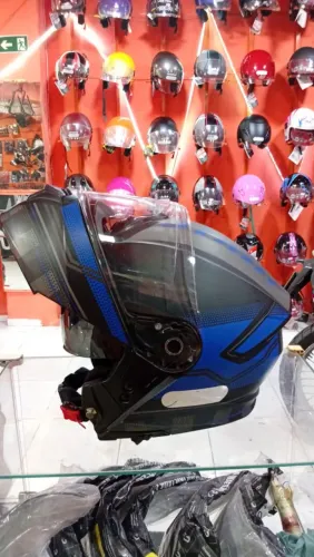 Articulado com oculos 