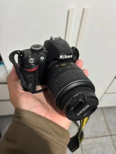 nikon d3200 + lente 18-55 + cartao de memoria + carregador