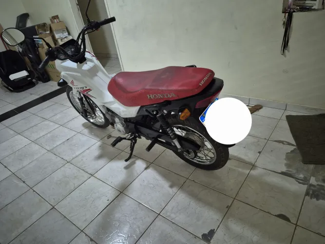 Honda Pop em excelente estado