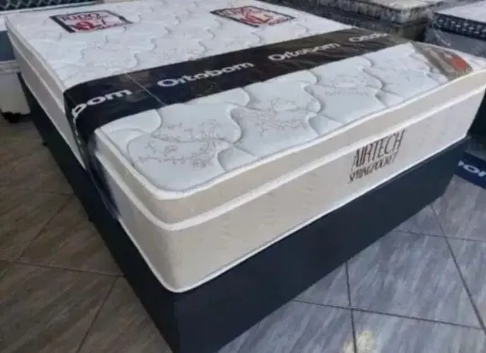 Cama box casal base preta com colchão Ortobom