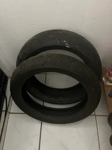 Pneus mais que meia vida