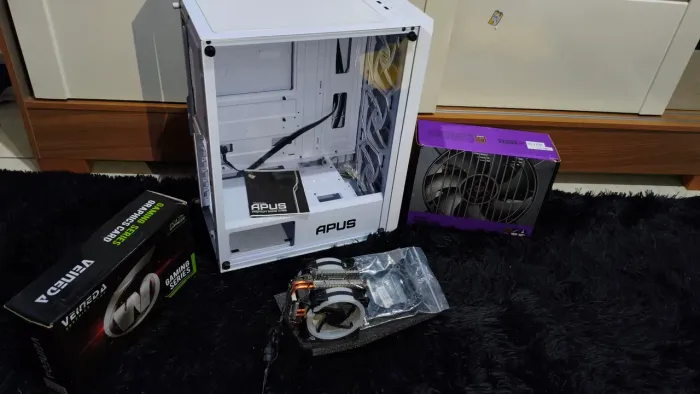 GABINETE GAMER PICHAU APUS<br><br>WHITE