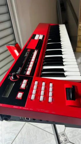 Teclado XPS 10 + Suporte STAY + Pedal de sustain, completo!