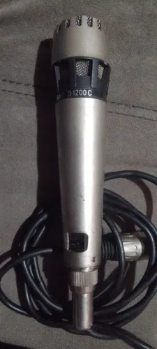 Microfone AKG D1200C