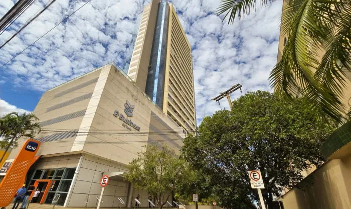 Sala 704 no E-Business Rio Verde  30,80 m², frente Buriti Shopping  Oportunidade