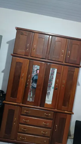 vendo guarda roupa todo em Angelin