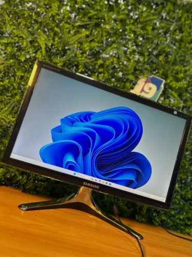 Monitor é na i9 tecnologia 