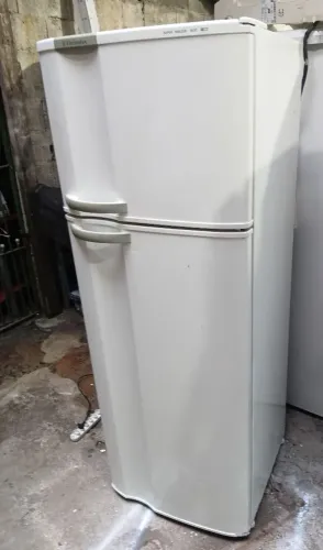 Geladeira Electrolux 470 reais funcionando perfeitamente aceito cartão ou pix entrego