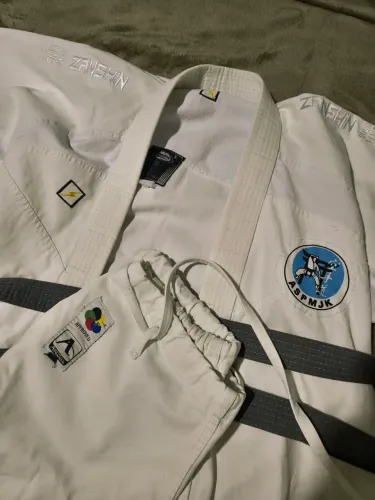 Kimono de karatê Gold LINE 3