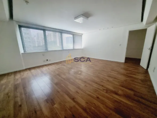 Conjunto de 204m² com 4 vagas de garagem na Cidade Monções - SP