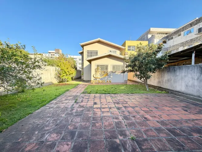 Terreno à venda em Curitiba-PR, bairro Mercês, com 484,00 m² de área.