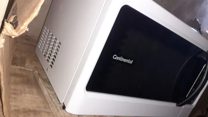Microondas da continental 30 litros quase novo!