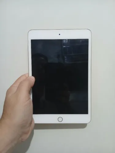 Ipad Mini 4 modelo de 2015 (com defeito na tela)