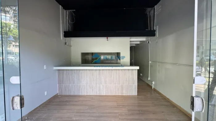 Loja para Locação no Shopping Novo Leblon - Barra da Tijuca com 33m² + jirau por R$6.900,0