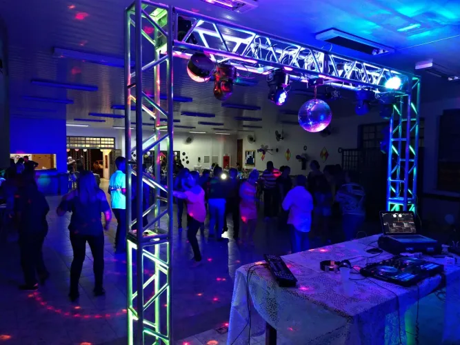 DJ, Som e Iluminação Profissional para Eventos