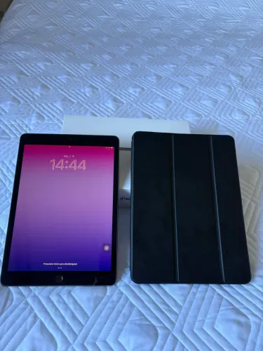 iPad 32Gb 7 Geração + Capa, Caixa, Manuais e NF