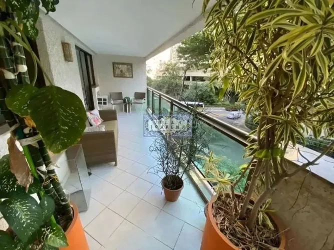 PRÉDIO COM TOTAL INFRAESTRUTURA DE LAZER, PISCINA, SAUNA, ESPAÇO KIDS COM BRINQUEDOS, SALÃ