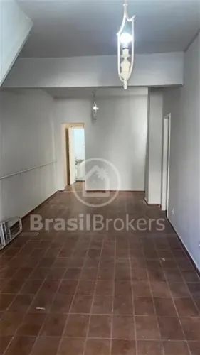 Casa /Prédio Geminado com 158 m2 em 2 andares independentes