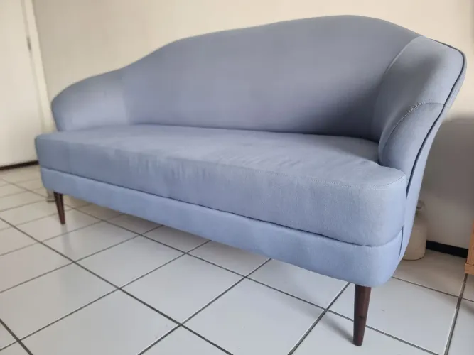 Sofá Douillet 3 lugares orgânico moderno