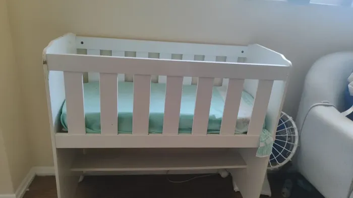 Mini berço com rodinhas e colchão 
