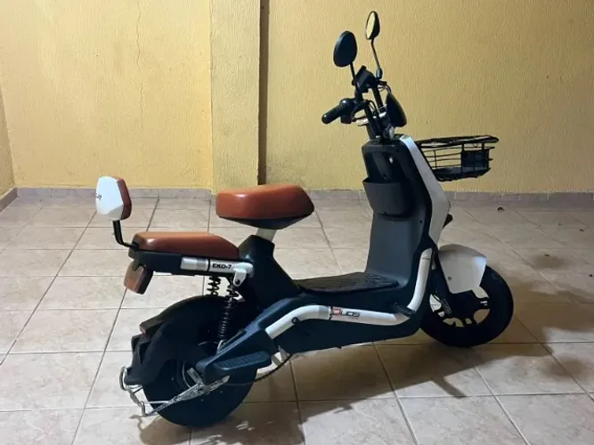 Scooter Elétrica DUOS EKO7 - 600W | 48V 20Ah