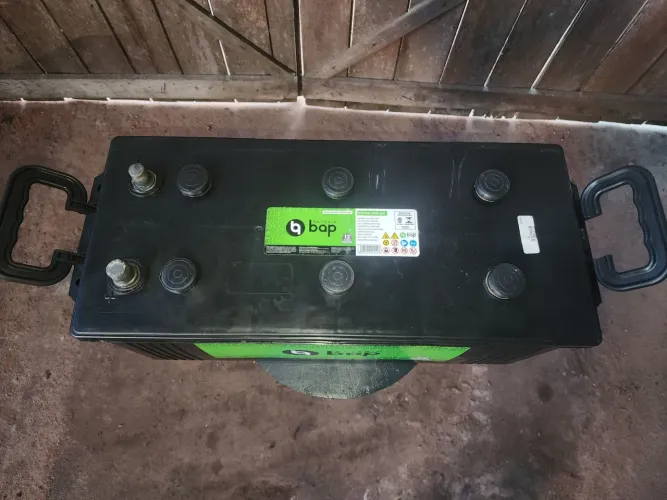 Bateria semi-nova 150 amperes