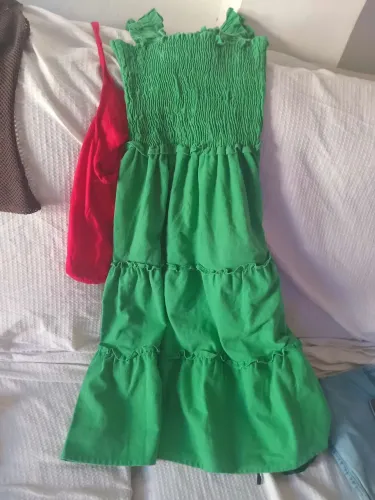 Vestido verde elegante e bonito usado,mas conservado!!