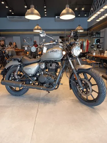 ROYAL ENFIELD METEOR 350 STELLAR MATT GREY 2027 - LANÇAMENTO 