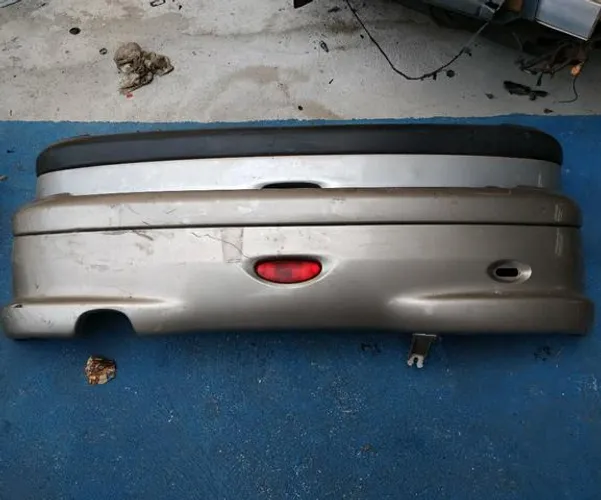 Para-choque traseiro Peugeot 206 sem luz de neblina
