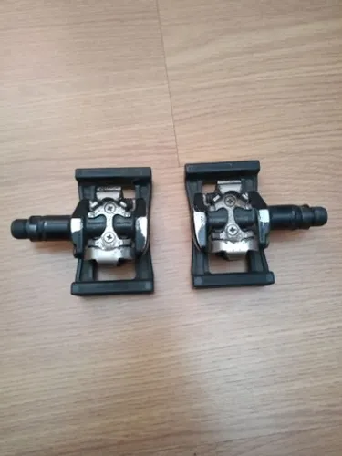 Pedal clip Shimano com a plataforma