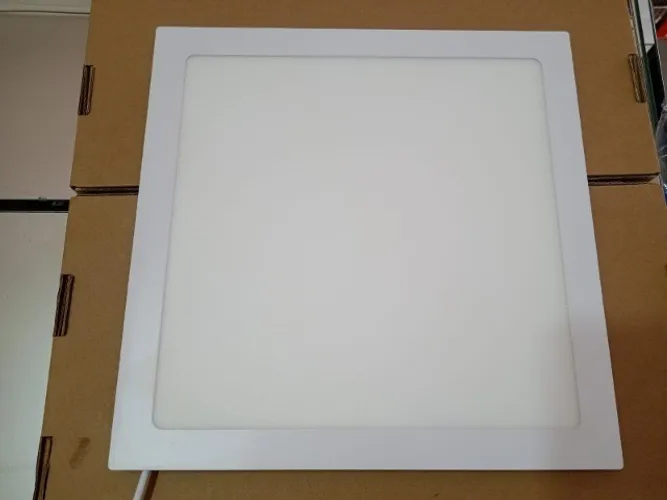 Painel de led embutir 30x30 25w R$ 49,99
