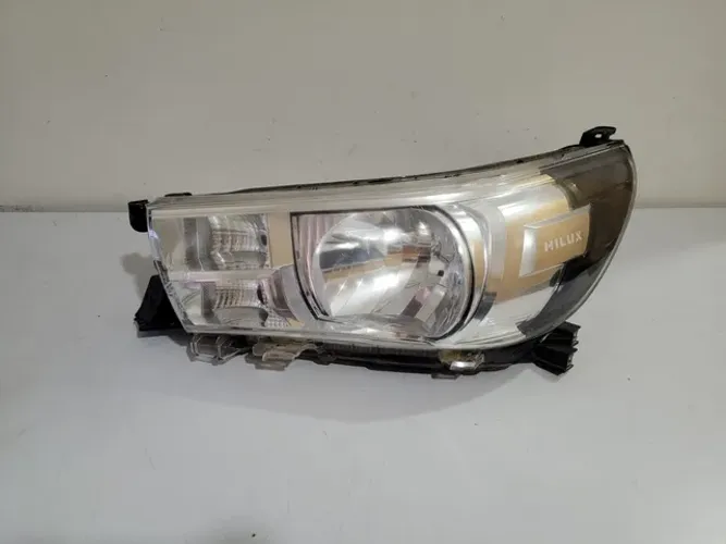 Farol esquerdo Hilux 2016/2017/2018/2019