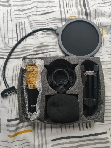 Microfone condensador BM 800 em perfeito estado