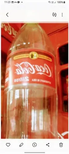 Vasilhames de Coca-Cola Retornáveis de 1L e 2L.