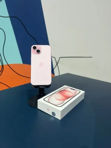 iPhone 15 128GB Na cor Rosa Saúde de bateria 93% Sem detalhes | Loja Fisica |