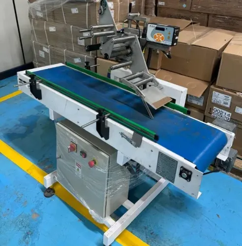 Maquina etiquetadora