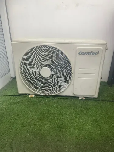 Condensadora Comfee 9.000 BTUs 220v R22 com garantia de 3 meses