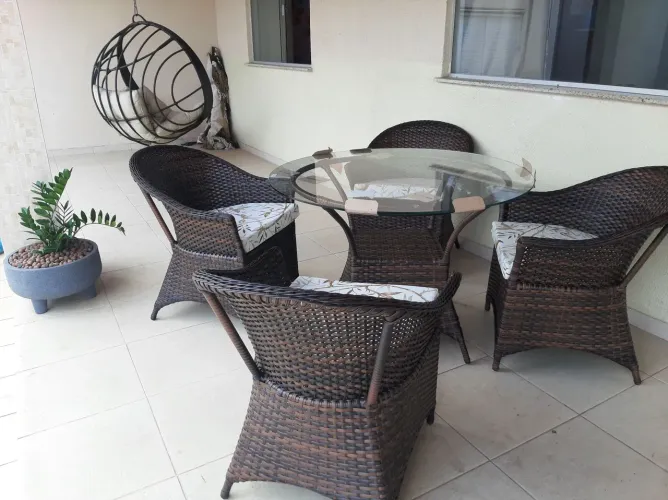 Jogo de Mesa e Cadeiras de Jardim em Rattan