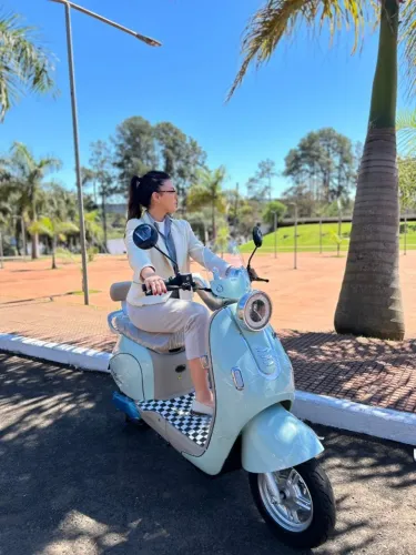 MOTO ELETRICA VESPA 800W BATERIA DE LITHIM 20AH 60V