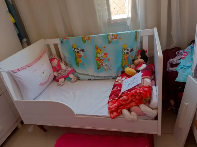Berço Matic retro vira cama 